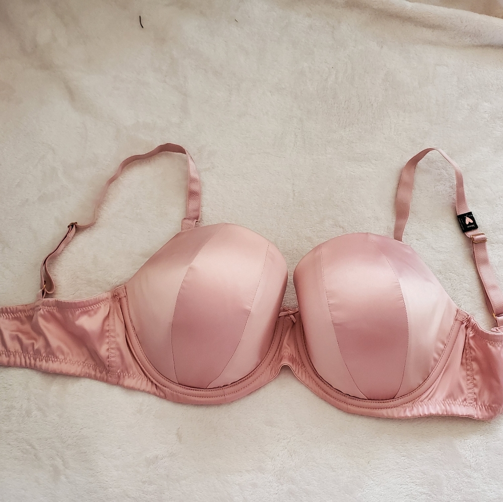NWT PINK SATIN DREAM ANGEL BRA 34DDD